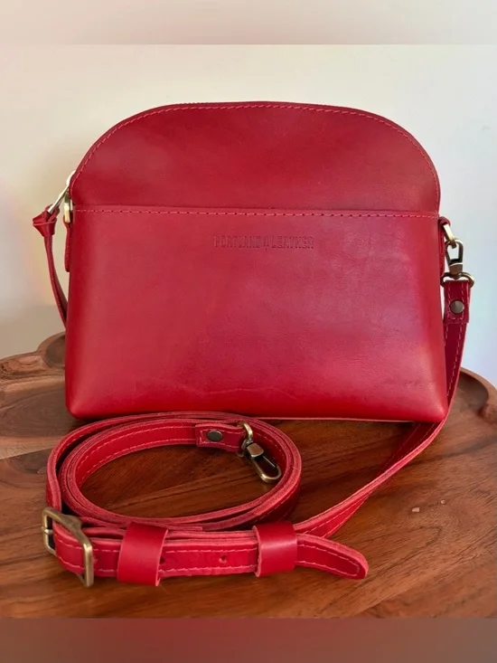 Portland Leather Eclipse Ruby Red Crossbody NWOT - Picture 15 of 16